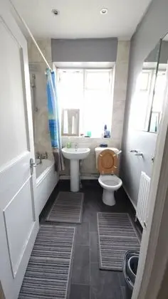 Tek Kişilik Oda, Ortak Banyo (Large )