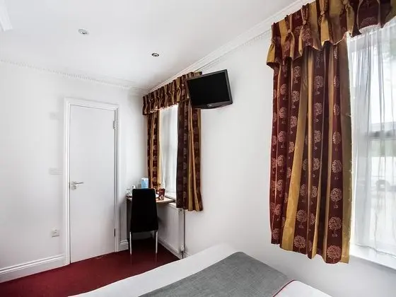 Classic Tek Büyük Yataklı Oda