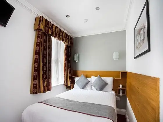 Classic Tek Büyük Yataklı Oda