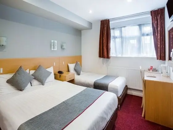 Deluxe Üç Kişilik Oda