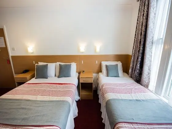 Deluxe Üç Kişilik Oda