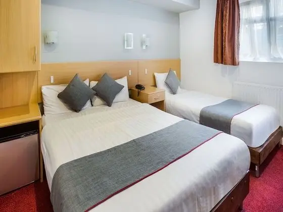 Deluxe Üç Kişilik Oda