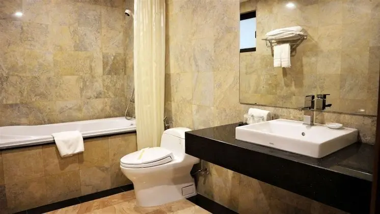 Deluxe Tek Büyük Yataklı Oda