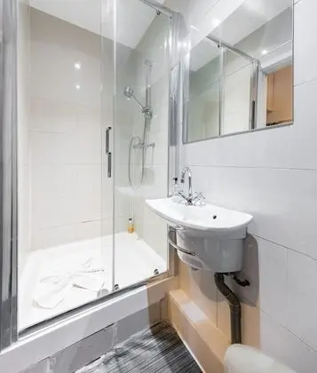 Standard Apart Daire, Özel Banyo