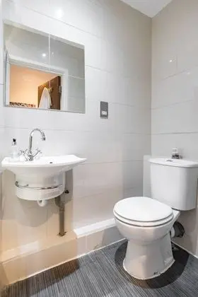 Standard Apart Daire, Özel Banyo