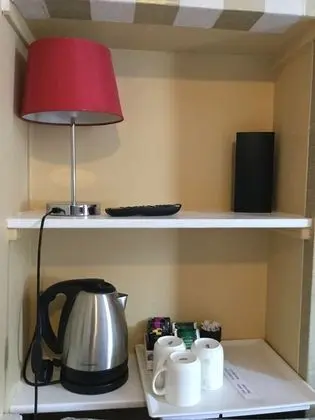 Standard Üç Kişilik Oda, Banyolu/Duşlu