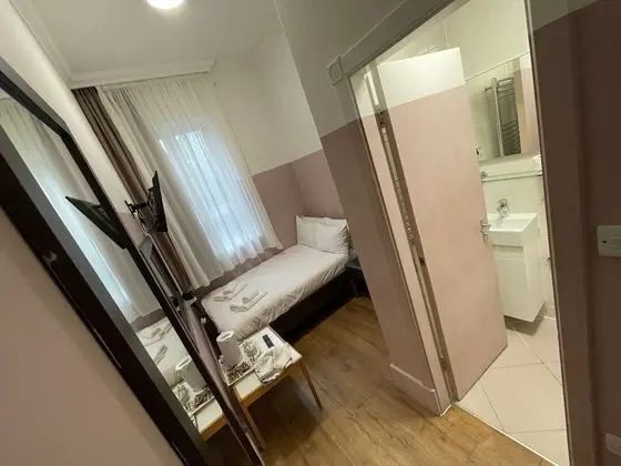 Economy Tek Büyük Yataklı Oda, Banyolu/Duşlu