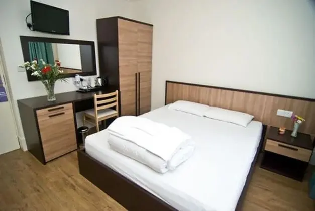 Tek Büyük Yataklı Oda, Banyolu/Duşlu