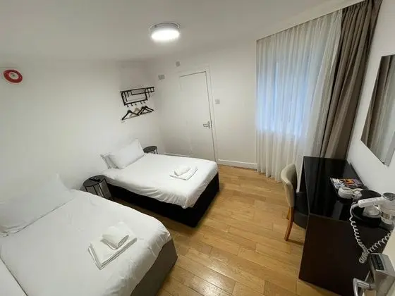 Üç Kişilik Oda, Banyolu/Duşlu