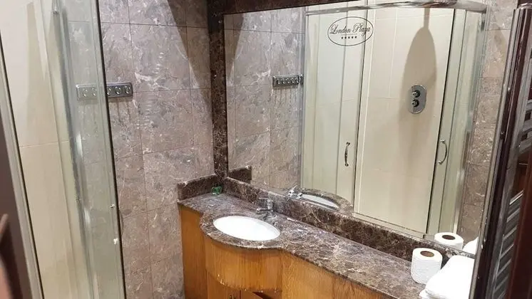 Deluxe Stüdyo, Özel Banyo