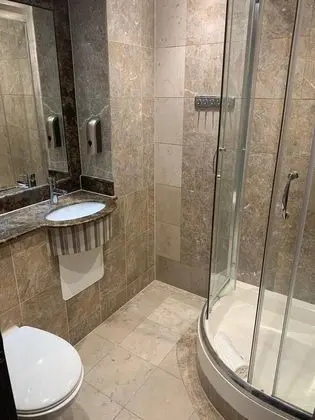 Standard Apart Daire, Banyolu/Duşlu
