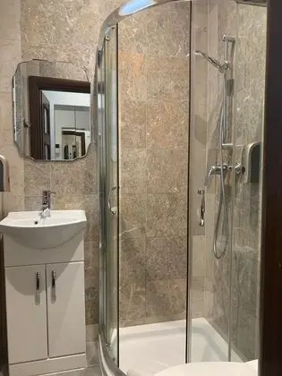 Standard Apart Daire, Banyolu/Duşlu