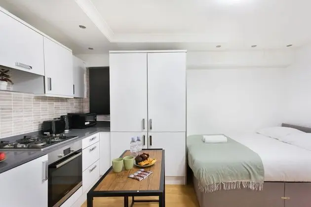 Dört Kişilik Oda, Ortak Banyo