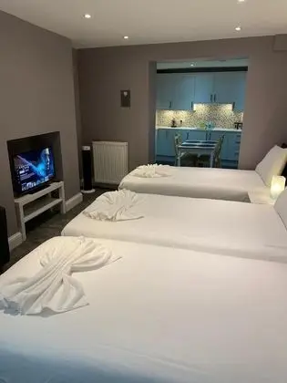 Dört Kişilik Oda, Ortak Banyo