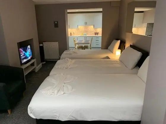 Dört Kişilik Oda, Ortak Banyo