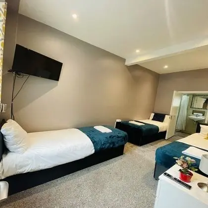 Üç Kişilik Oda, Banyolu/Duşlu