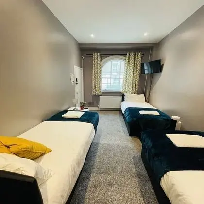 Üç Kişilik Oda, Banyolu/Duşlu