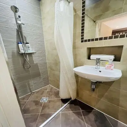 Üç Kişilik Oda, Banyolu/Duşlu