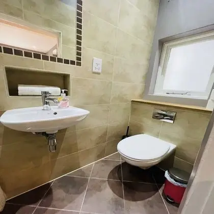 Üç Kişilik Oda, Banyolu/Duşlu