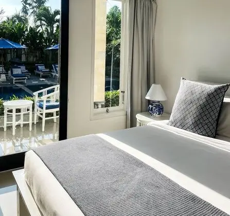 Luxury Tek Büyük Yataklı Oda, Havuz Manzaralı