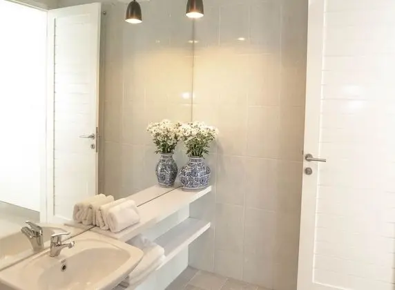 Luxury Tek Büyük Yataklı Oda, Havuz Manzaralı