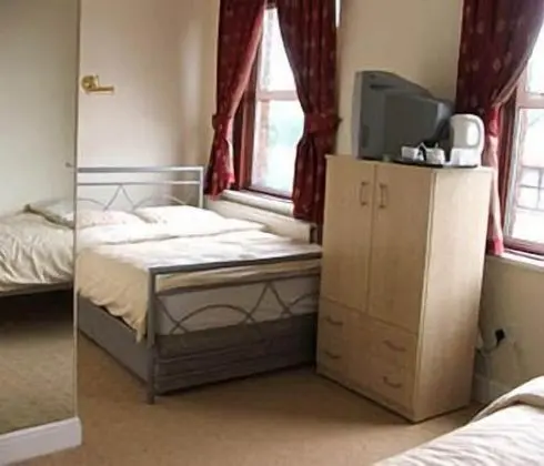 Standard Tek Büyük Yataklı Oda