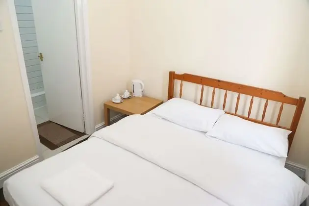 Standard Tek Büyük Yataklı Oda