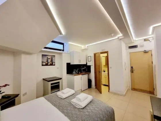 Standard Tek Büyük Yataklı Oda