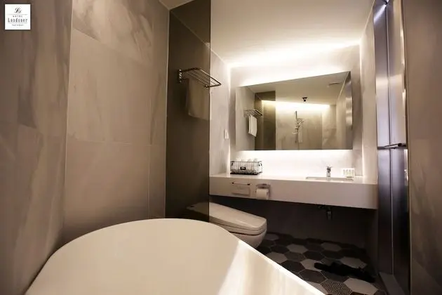 Deluxe Tek Büyük Yataklı Oda (2 pax over extra fee KRW15000 on site)