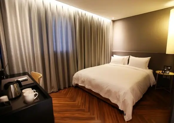 Standard Tek Büyük Yataklı Oda (2 pax over extra fee KRW15000 on site)