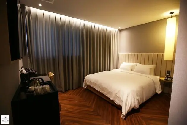 Standard Tek Büyük Yataklı Oda (2 pax over extra fee KRW15000 on site)