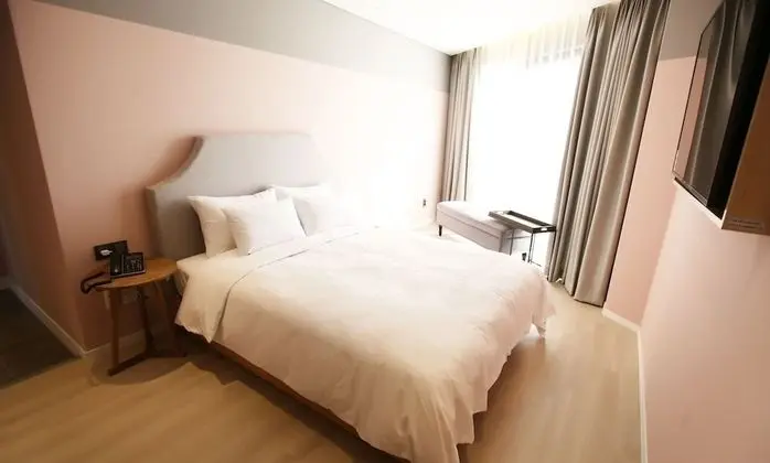 Süit (2 pax over extra fee KRW15000 on site)