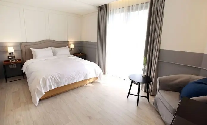Süit (2 pax over extra fee KRW15000 on site)