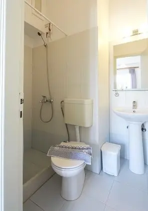 Üç Kişilik Oda, Bahçe Manzaralı