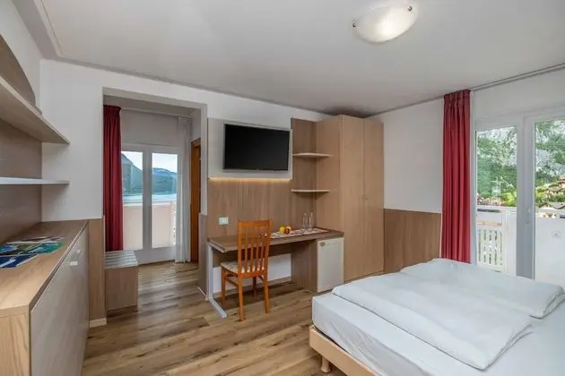 Standard Tek Büyük Yataklı Oda, Balkon, Göl Manzaralı