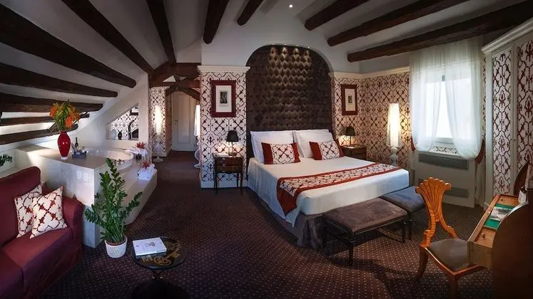 Junior Süit, Lagün Manzaralı