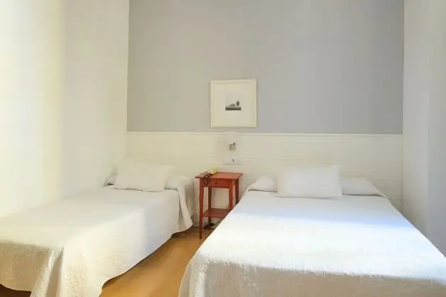Üç Kişilik Oda
