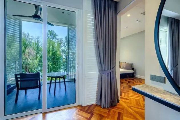 Deluxe Süit, 1 En Büyük (King) Boy Yatak, Balkon, Manzaralı (Sea Facing)