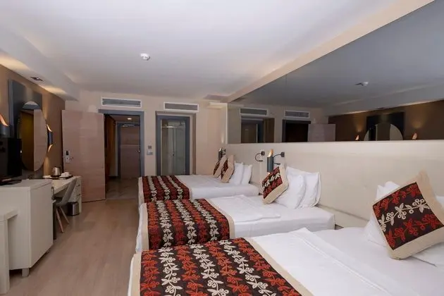 https://images.etstur.com/files/images/hotelImages/TR/51933/l/Long-Beach-Resort-Hotel---Spa-Deluxe-Oda-380599.jpg