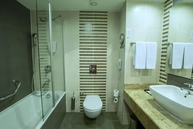 https://images.etstur.com/files/images/hotelImages/TR/51933/l/Long-Beach-Resort-Hotel---Spa-Deluxe-Oda-380607.jpg