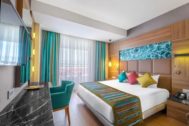 https://images.etstur.com/files/images/hotelImages/TR/51933/l/Long-Beach-Resort-Hotel---Spa-Deluxe-Oda-380613.jpg
