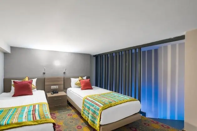 https://images.etstur.com/files/images/hotelImages/TR/51933/l/Long-Beach-Resort-Hotel---Spa-Deluxe-Oda-380647.jpg