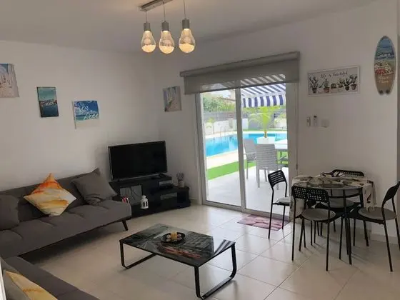 Apart Daire, 1 Yatak Odası, Veranda, Havuz Manzaralı