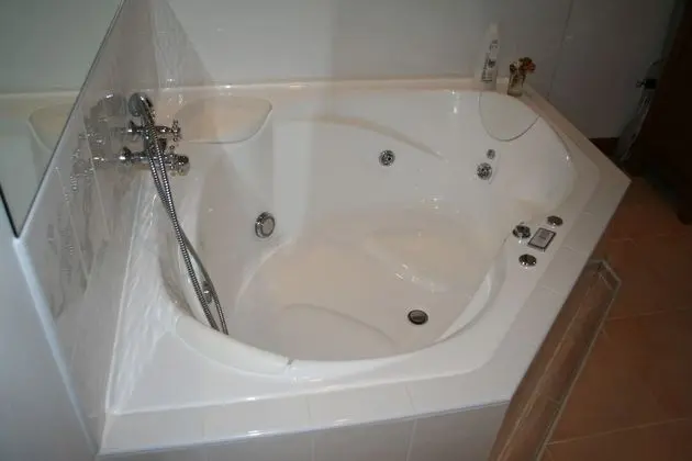 Süit (Jacuzi Suite)