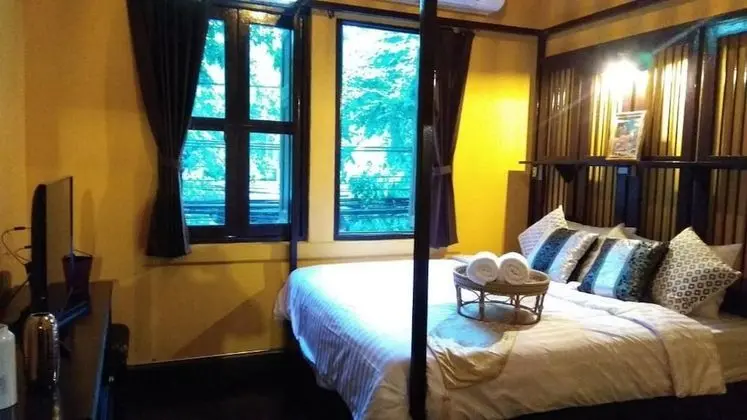Tek Büyük Yataklı Oda (Private Shower)
