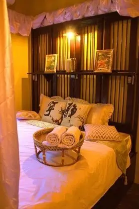 Tek Büyük Yataklı Oda (Private Shower)