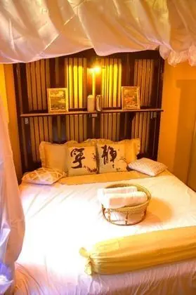 Tek Büyük Yataklı Oda (Private Shower)