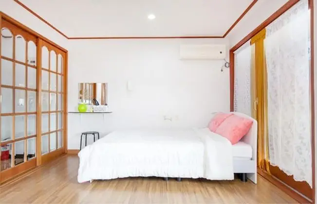 Ortak Ranzalı Oda, Sadece kadınlar için (5 people)