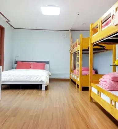 Ortak Ranzalı Oda, Sadece kadınlar için (5 people)
