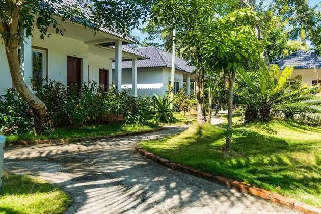 Deluxe Bungalov, Havuz Manzaralı
